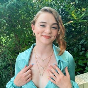 Meet your Posher, Anastasia